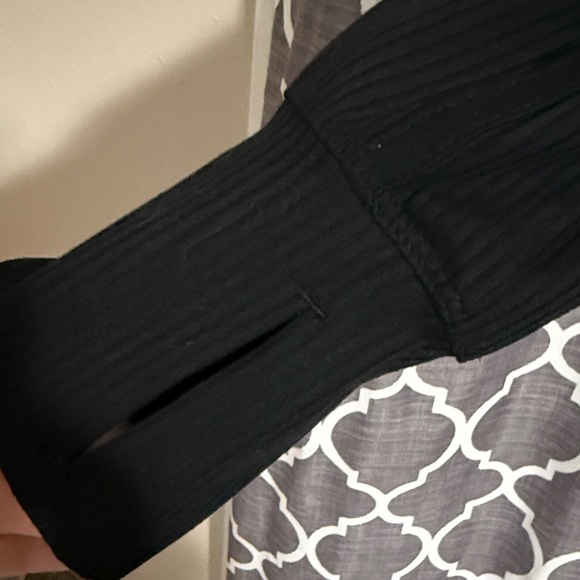 Danskin Brand Women’s Black Athletic Jacket - Picture 4 of 5